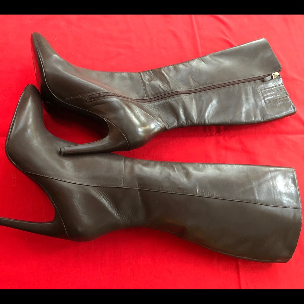 NWOT Via Siga heeled over the knee boots
